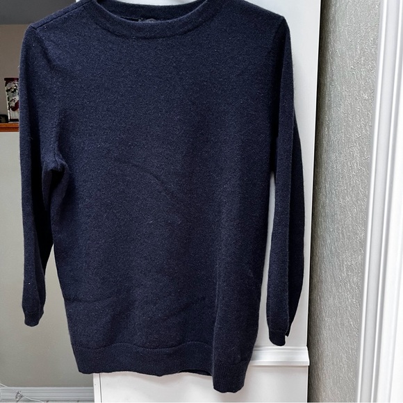 Classic Crewneck Navy Cashmere Sweater by Talbots - Size L - EUC - Picture 1 of 3